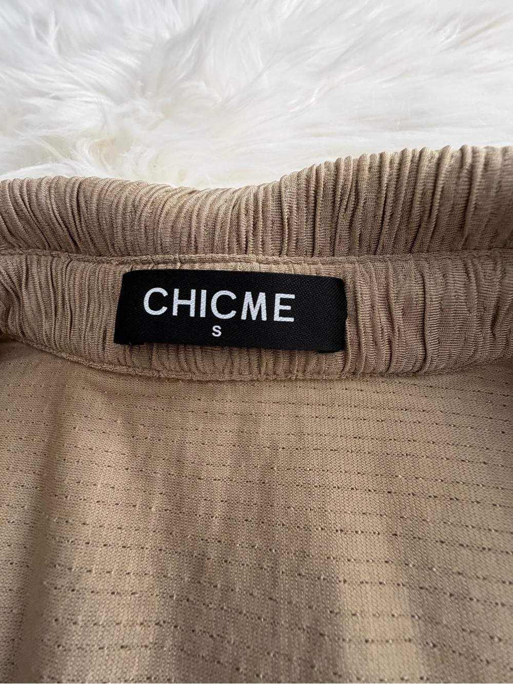 chic Beige Drawstring Button-Front Shirt Jacket - Picture 6 of 6